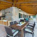 别墅 Owl Pou - Luxury Holidays In Royal Gardens 波连斯萨