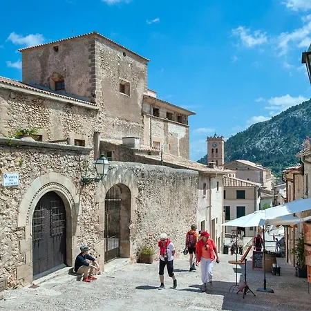 Owl Pou - Luxury Holidays In Royal Gardens Willa *