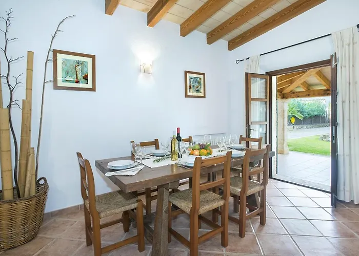 Owl Pou - Luxury Holidays In Royal Gardens Villa *