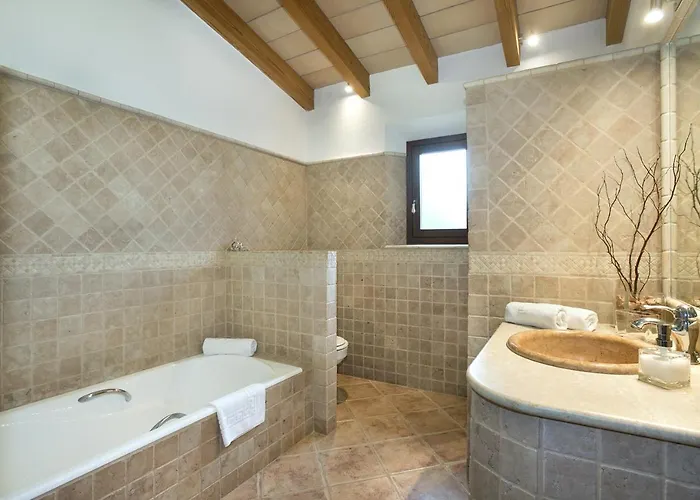 Villa Owl Pou - Luxury Holidays In Royal Gardens *