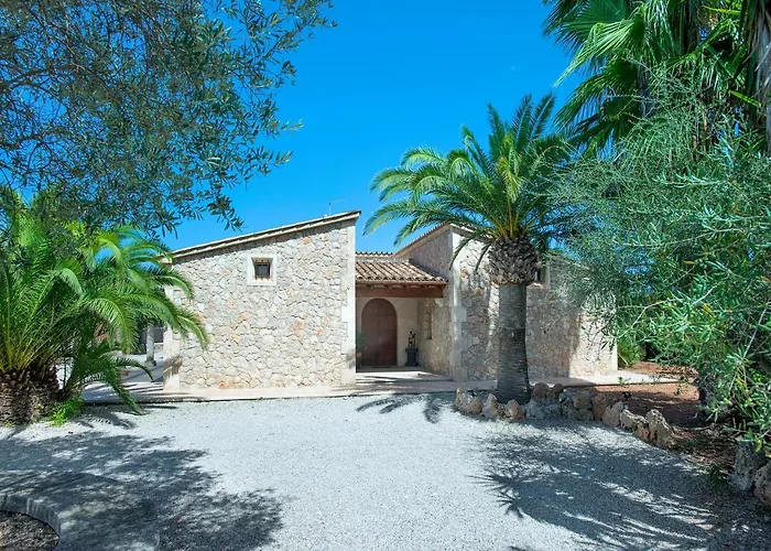 Owl Pou - Luxury Holidays In Royal Gardens Villa *