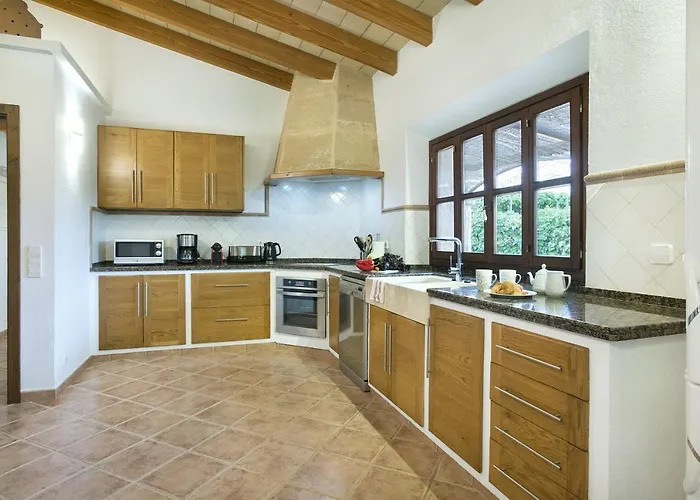 Owl Pou - Luxury Holidays In Royal Gardens Willa