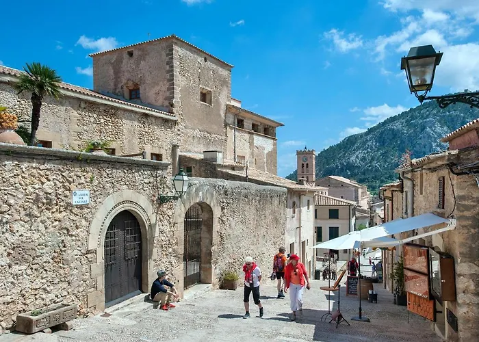 Owl Pou - Luxury Holidays In Royal Gardens Willa *