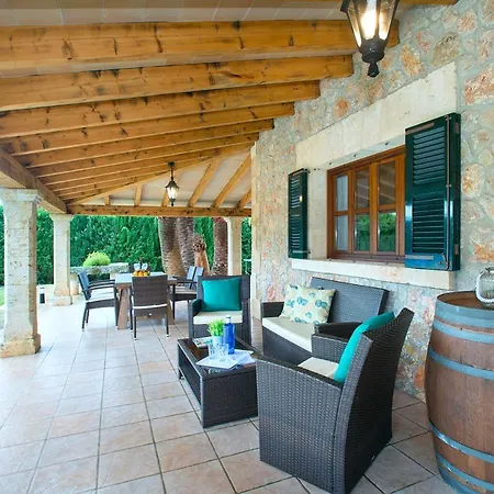 Owl Pou - Luxury Holidays In Royal Gardens Villa *